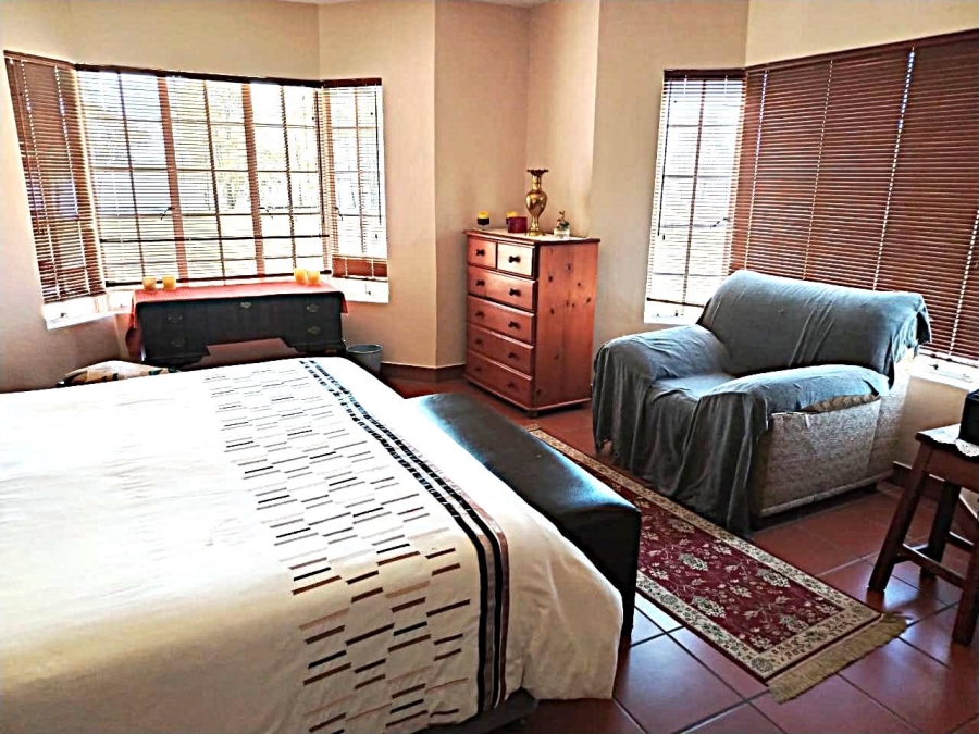 6 Bedroom Property for Sale in Vaal Dam Free State